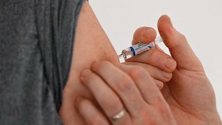 La Haute Autorité de santé recommande de privilégier deux vaccins contre la grippe chez les plus de 65 ans