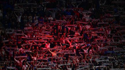 « On ne peut pas y croire » : l’OL rétrogradé en Ligue 2 par la DNCG, un nouveau coup dur pour les supporters lyonnais