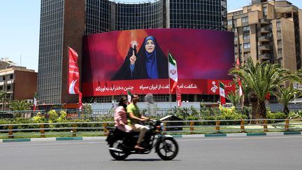 Arrestations, accusations d’espionnage, surveillance des réseaux sociaux… En Iran, la guerre avec Israël fait craindre une répression accrue