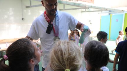 « On inonde les élèves d’eau » : comment les écoles marseillaises font face aux températures extrêmes