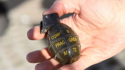 Une grenade découverte dans une voiture à Dijon, les résidents du secteur confinés