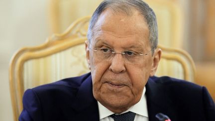 Guerre en Ukraine : le chef de la diplomatie russe accuse les pays occidentaux de chercher à « empêcher » les négociations de paix