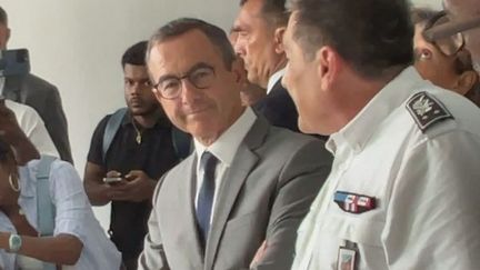 Lutte contre la délinquance renforcée, moyens supplémentaires, laboratoire balistique : les premières annonces de Bruno Retailleau, ministre de l’Intérieur en visite en Guadeloupe