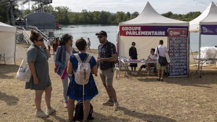 « Le programme, rien que le programme » : aux universités d’été de La France insoumise, militants et élus conspuent le reste de la gauche