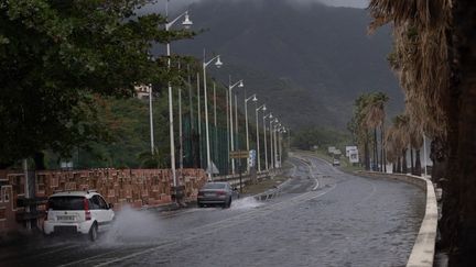 Tempête tropicale Jerry : la Guadeloupe placée en vigilance orange « fortes pluies et orages », « vagues-submersion » et « vents violents »