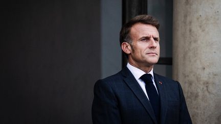 Crise politique : Emmanuel Macron invite les chefs des partis, sauf ceux de LFI et du RN, à 14h30 à l’Elysée