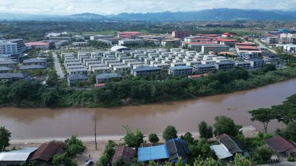 « Ils sont battus, torturés et enfermés » : en Birmanie, des centres de cyber-arnaques exploitent des travailleurs avec la complicité de milices locales