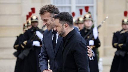 Guerre en Ukraine : Volodymyr Zelensky reçu lundi à Paris par Emmanuel Macron