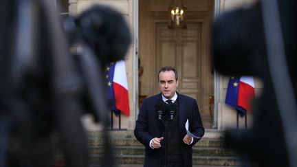 « La façon de faire, c’est accessoire » : comment un éventuel recours au 49.3 sur le budget 2026 est revenu sur la table