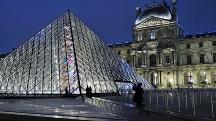 Cambriolage du Louvre : le quatrième membre présumé du commando a été placé en détention provisoire