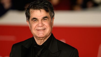 Le réalisateur iranien Jafar Panahi, vainqueur de la Palme d’or 2025 à Cannes, condamné par contumace à un an de prison