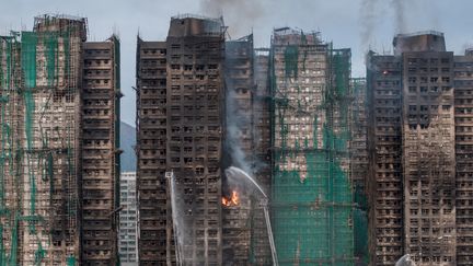 Incendie à Hong Kong : les autorités arrêtent « pour sédition » un étudiant qui réclamait une enquête indépendante