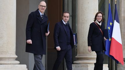 Surtaxe sur les grandes entreprises, prime d&rsquo;activité, hausse des crédits aux armées… Ce que contient le budget 2026 de Sébastien Lecornu