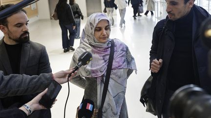Quatre ans de prison, dont trois avec sursis, requis contre l&rsquo;Iranienne Mahdieh Esfandiari, jugée à Paris pour apologie du terrorisme
