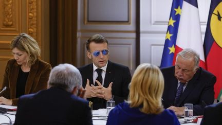 Sommet sur la Nouvelle-Calédonie : Emmanuel Macron veut avancer, mais « sans passage en force »