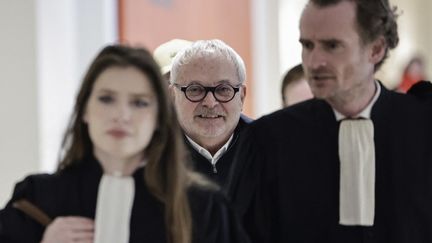 Procès de Joël Guerriau : le parquet requiert quatre ans de prison, dont trois ferme, contre l’ancien sénateur pour avoir drogué Sandrine Josso