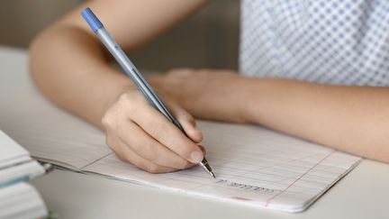 La collégienne qui s&rsquo;est suicidée dans les Pyrénées-Orientales avait évoqué des « violences sexuelles dans le cadre domestique » dans un devoir