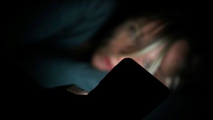 « Je ne suis pas très heureux après avoir perdu du temps » : comment des jeunes essaient d&rsquo;être moins accros à leur smartphone