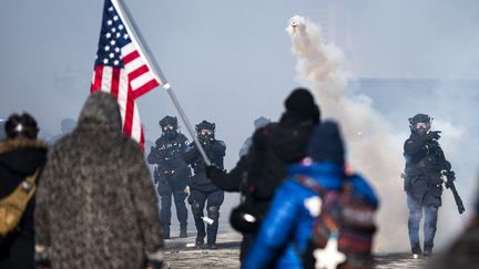 À Minneapolis, face-à-face tendu entre manifestants et policiers après un deuxième mort lors d&rsquo;une intervention d&rsquo;agents fédéraux