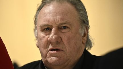 « Arrache-moi la culotte ! » : de nouvelles images de Gérard Depardieu tenant des propos obscènes sur le tournage d&rsquo;un film dévoilées