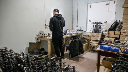 Comment, en quatre ans de guerre, les civils ukrainiens ont suppléé l&rsquo;Etat dans la défense de leur pays