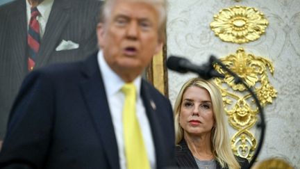 Pourquoi le gouvernement de Donald Trump est à nouveau accusé de dissimulation dans l’affaire Jeffrey Epstein
