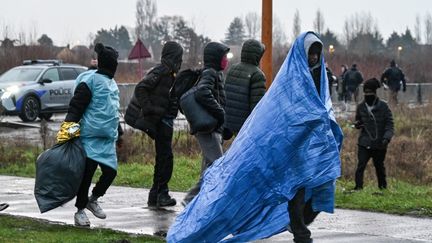 Migrants : 500 personnes évacuées d&rsquo;un camp à Calais