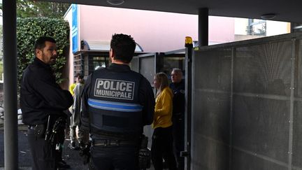 Le collégien soupçonné d&rsquo;avoir poignardé sa professeure à Sanary-sur-Mer reconnaît avoir prémédité son geste