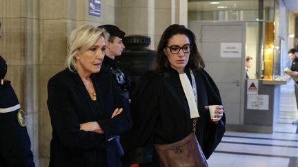 Procès en appel de Marine Le Pen : « Si ce qu&rsquo;elle a fait à l&rsquo;époque est un délit, elle n&rsquo;en avait pas conscience », plaide son avocate