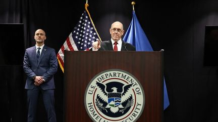 L&rsquo;émissaire de Donald Trump à Minneapolis annonce le retrait « immédiat » de 700 policiers de l&rsquo;immigration