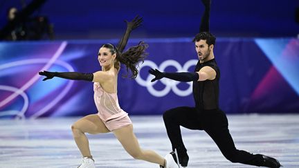 Patinage aux JO 2026 : le chemin vers l&rsquo;or est pavé de polémiques pour les Français Guillaume Cizeron et Laurence Fournier Beaudry