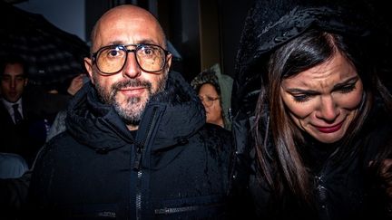 « Il est où mon fils ? » : des proches des victimes prennent à partie Jacques et Jessica Moretti à leur arrivée à une audition