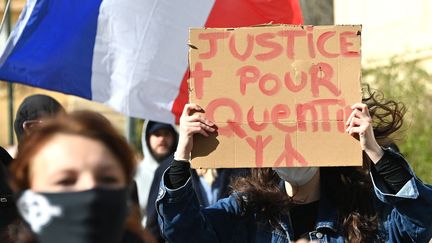 Le groupe antifasciste La Jeune Garde affirme de ne pas être « responsable » de la mort de Quentin, militant identitaire agressé à Lyon