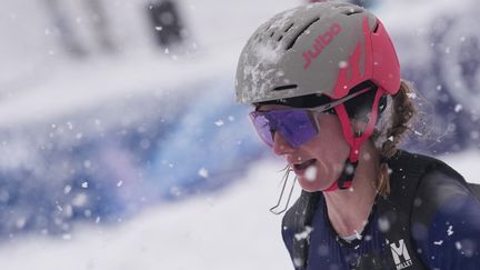 Revivez la médaille d’argent d’Emily Harrop sur le sprint féminin de ski alpinisme des JO 2026