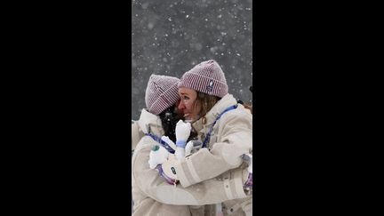« On s&rsquo;est battues jusqu&rsquo;au bout », Océane Michelon et Julia Simon savourent leur doublé sur la mass start