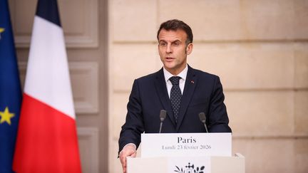 Emmanuel Macron appelle l&rsquo;Union européenne à « avancer » pour adopter les nouvelles sanctions contre la Russie, bloquées par la Hongrie
