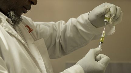 Attendu depuis deux ans par les experts de la lutte contre le sida, un traitement préventif du VIH va être commercialisé en France sous une forme injectable