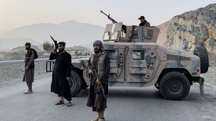 Le Pakistan déclare la « guerre ouverte » à l&rsquo;Afghanistan, après des frappes entre les deux pays