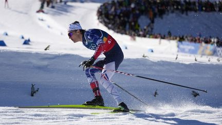 JO 2026 : le fondeur Mathis Desloges vise une quatrième médaille sur le 50 km, les biathlètes attendues à 14h15… Suivez l’avant-dernière journée d’épreuves