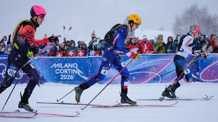 Revivez la médaille de bronze arrachée par Thibault Anselmet sur le sprint masculin de ski alpinisme des JO 2026