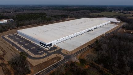 « Une immense cage pour des milliers de personnes » : aux États-Unis, un entrepôt va être réaménagé en centre de rétention géant