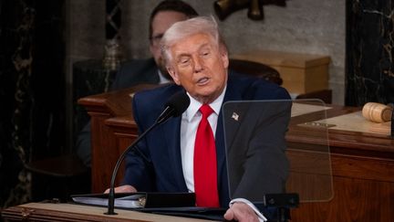 Fausses informations, invités surprises, pancarte arrachée… Ce qu&rsquo;il faut retenir du discours de Donald Trump sur l&rsquo;état de l&rsquo;Union