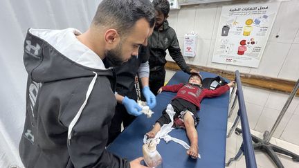 La défense civile de Gaza annonce cinq morts dans des frappes israéliennes