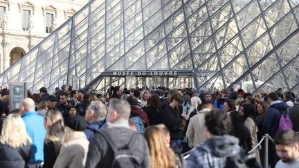 Ce que l’on sait de la vaste escroquerie à la billetterie au Louvre et au château de Versailles
