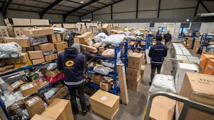 Shein, Temu, AliExpress ou Amazon… La taxe de 2 euros sur les petits colis importés en France entre en vigueur dimanche