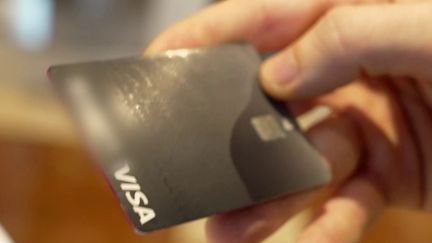 Attention aux « nouvelles cartes bancaires » distribuées avec un QR code dans votre boîte aux lettres, c&rsquo;est une arnaque