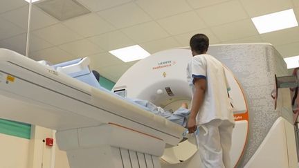 Comment se ferait le dépistage précoce généralisé du cancer du poumon, que le gouvernement souhaite mettre en place d&rsquo;ici à 2030 ?