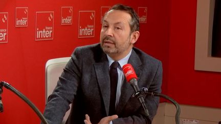 Municipales 2026 : « On ne peut pas toujours tout savoir », répond Sébastien Chenu, après l&rsquo;éviction du candidat RN à Carpentras pour des tweets racistes