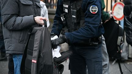Sécurité des écoles : plus de 500 armes blanches ont été saisies entre fin mars et décembre 2025