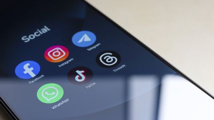 Le Kremlin confirme le blocage de WhatsApp en Russie, un nouveau pas dans la censure